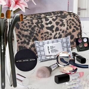 Artis Zippered Beauty & Brush Travel Case NWT